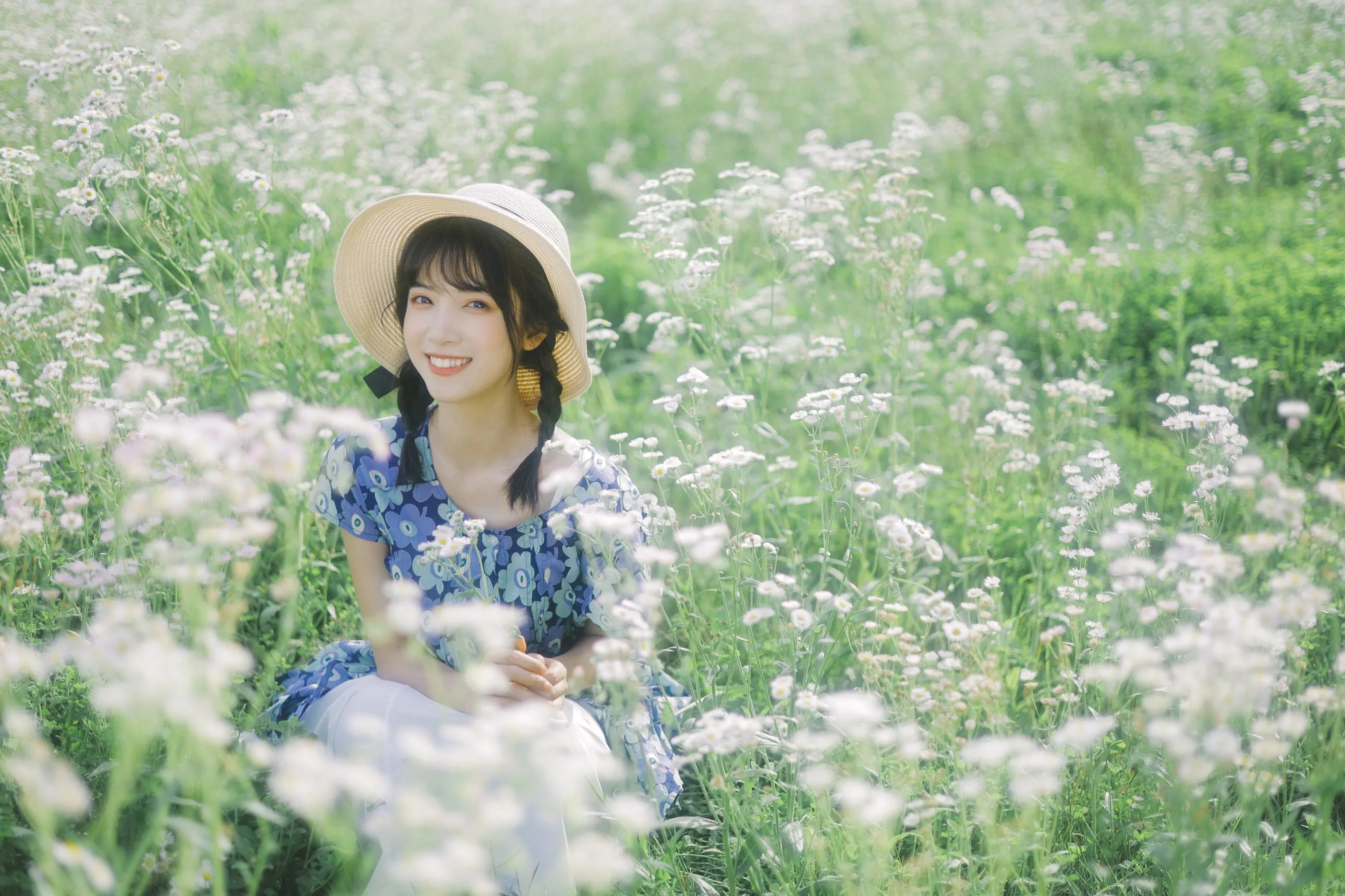 [YITUYU艺图语]2022.07.06 初夏的花海 一只阿梦崽 [35P]插图1